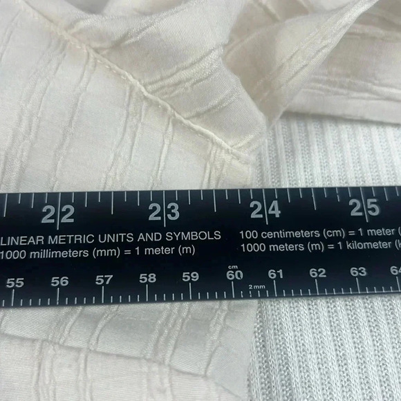 Alfred Dunner Womens Size 16W Embroidered Textured Button Up V-Neck Blouse - Picture 7 of 11